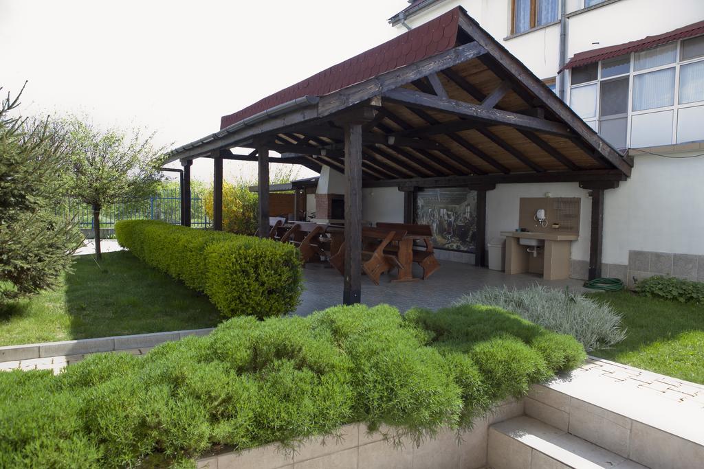 היסריה Spa Villa Crystal מראה חיצוני תמונה